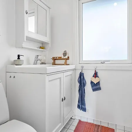 3 Bedroom Cozy In Sjaellands Odde Yderby