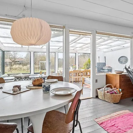 3 Bedroom Cozy In Sjaellands Odde Holiday home