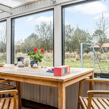 3 Bedroom Cozy In Sjaellands Odde Yderby